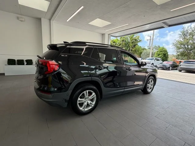 Used 2018 Black GMC SLE image 14