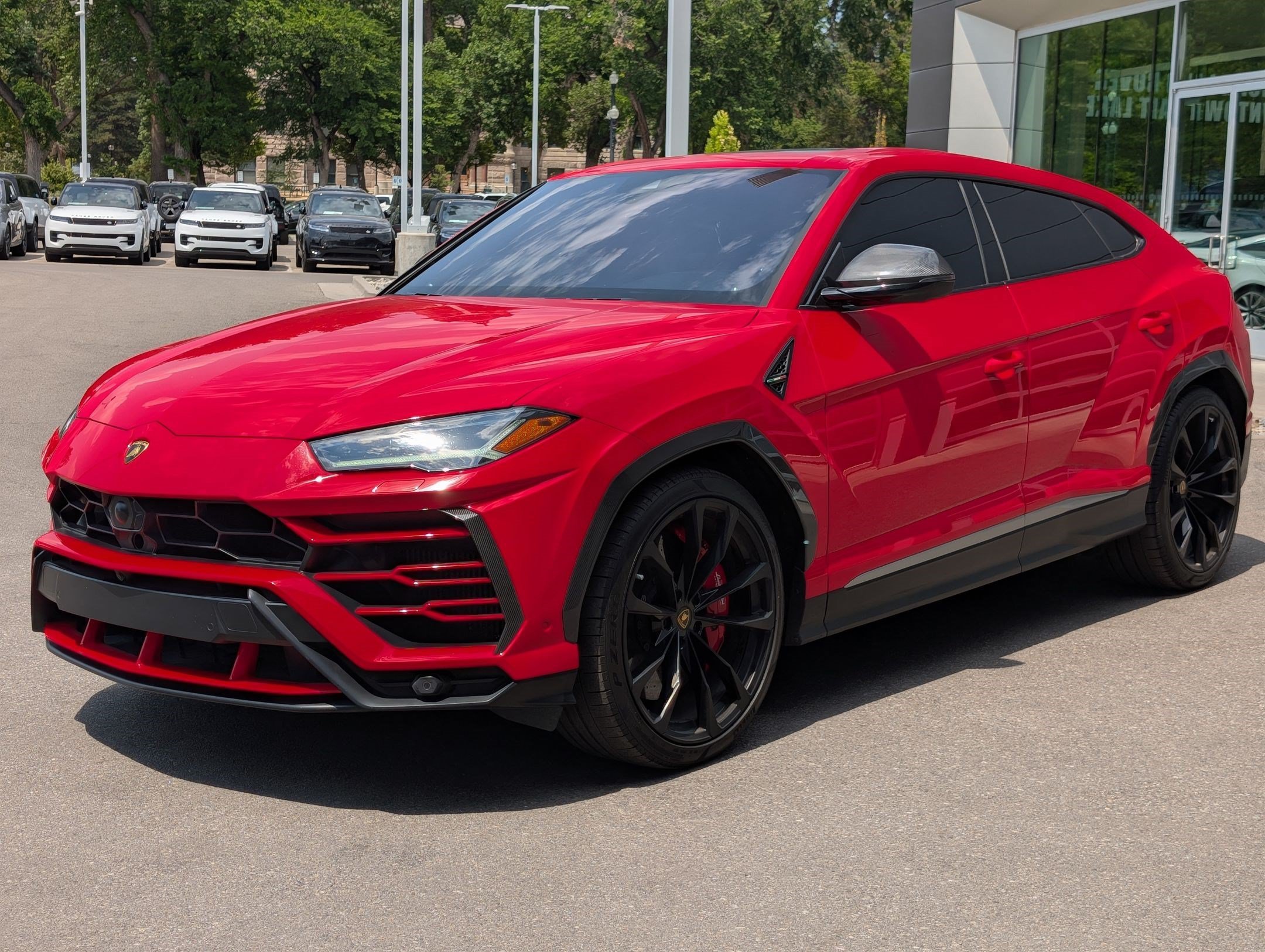 Used 2020 Red Lamborghini Base image 8