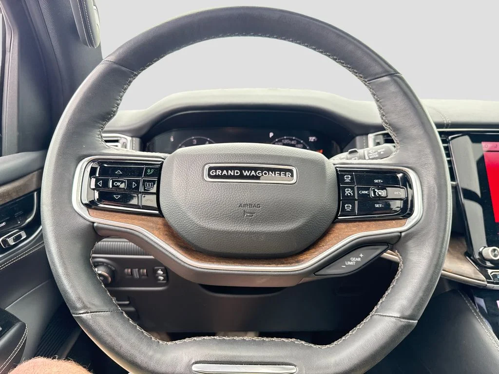 Used 2024 Black Jeep Base image 15