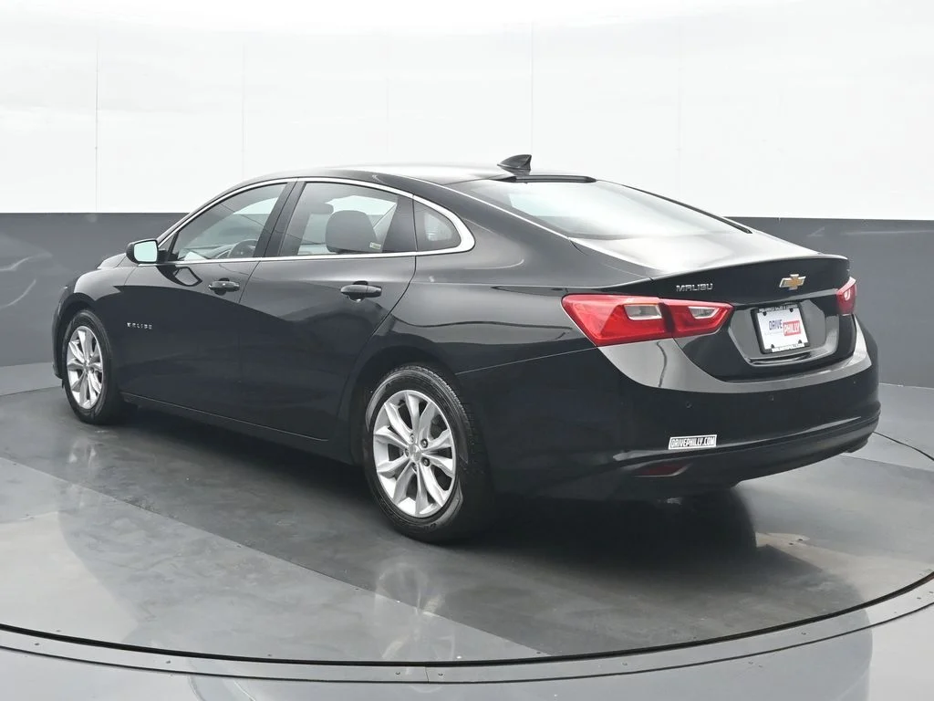 Used 2025 Black Chevrolet LT image 4