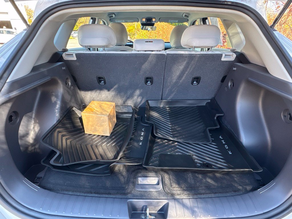 Certified Used 2024 White Hyundai SE image 4