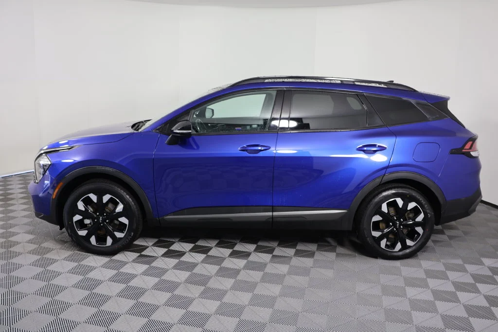 Used 2023 Sapphire Blue Kia X-Line image 5