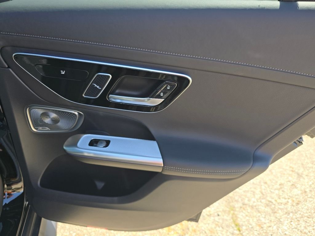 New 2026 Black Mercedes-Benz GLC 300 image 24