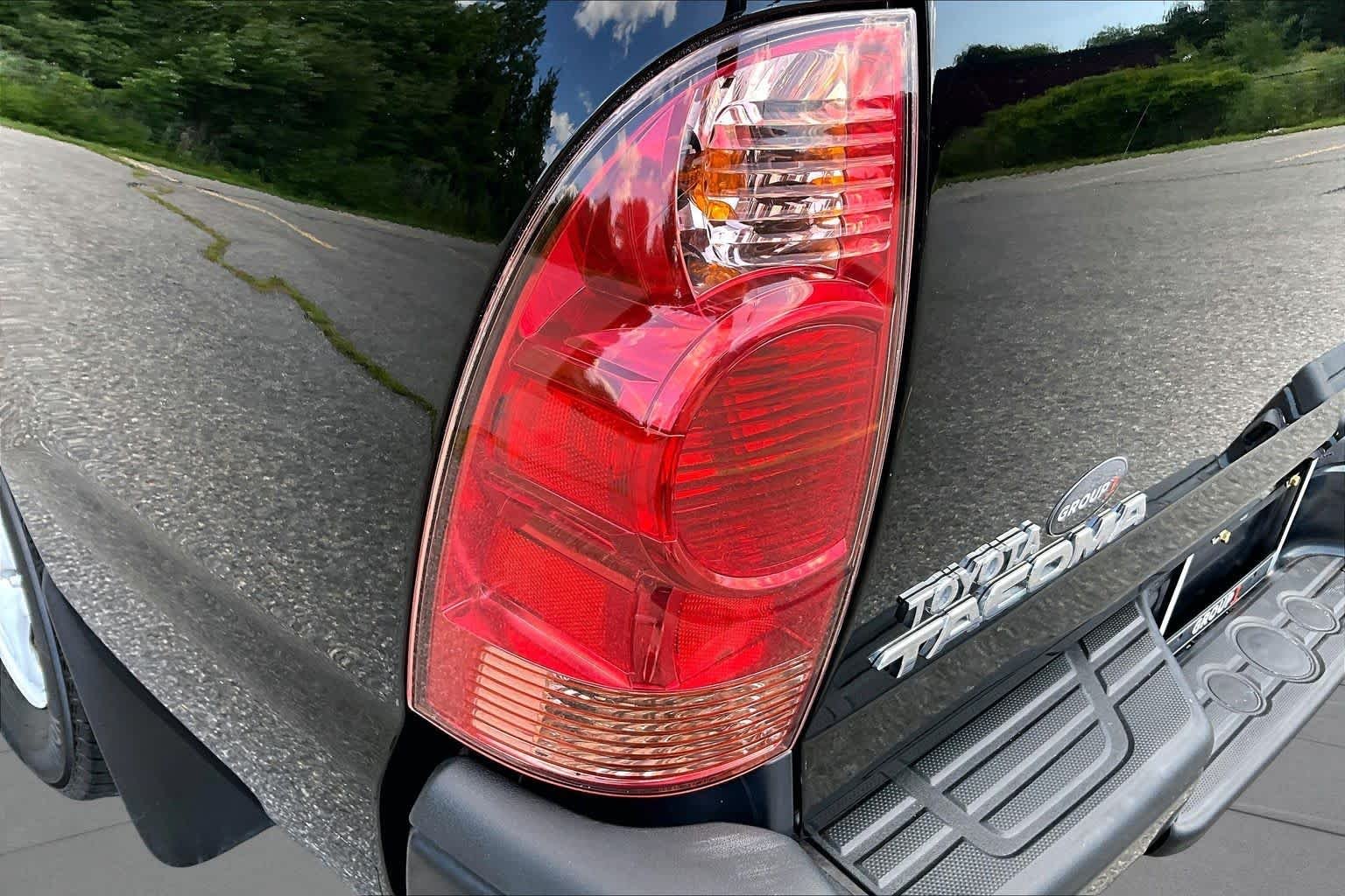 Used 2015 Black Toyota  image 27