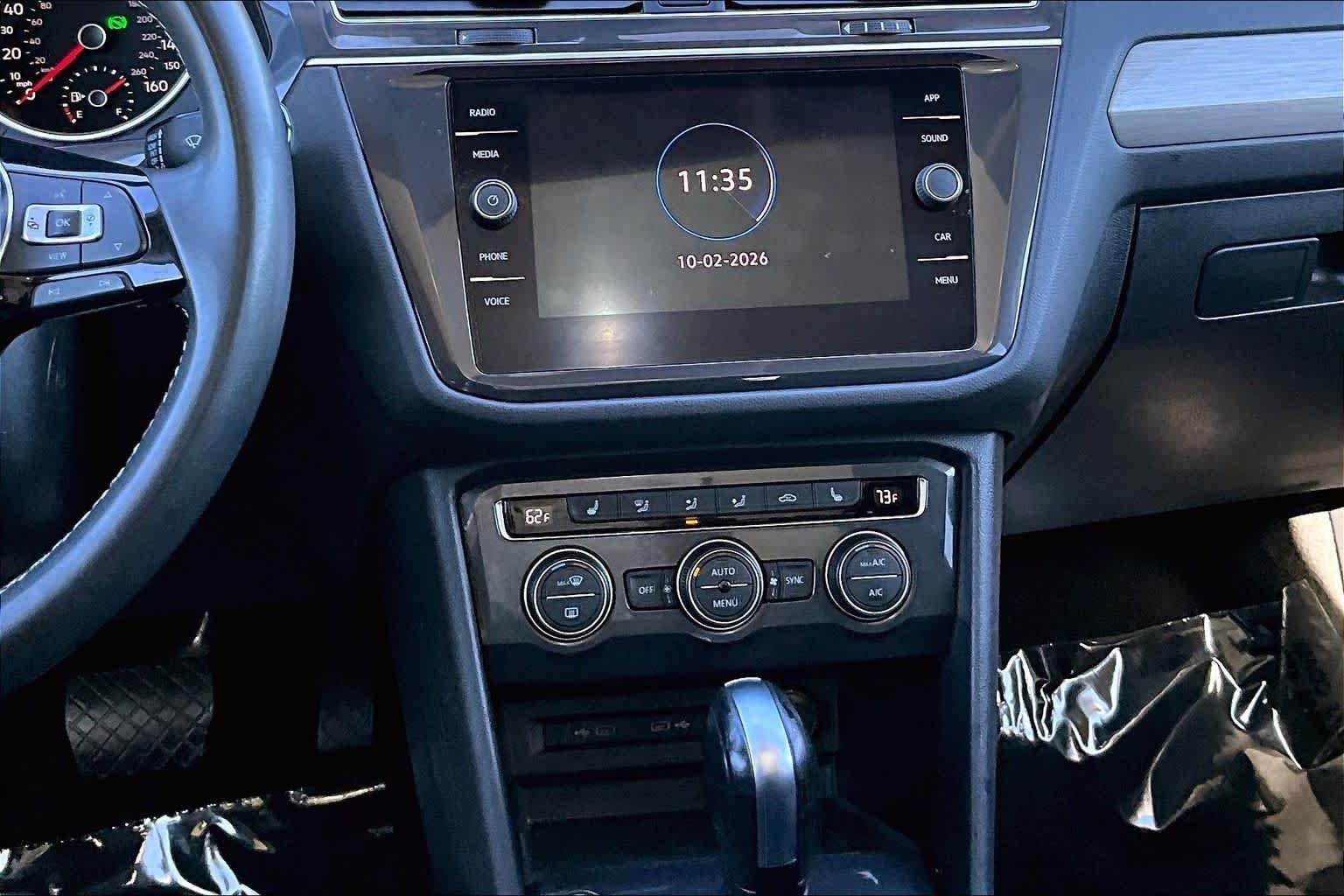 Used 2021  Volkswagen SE image 7