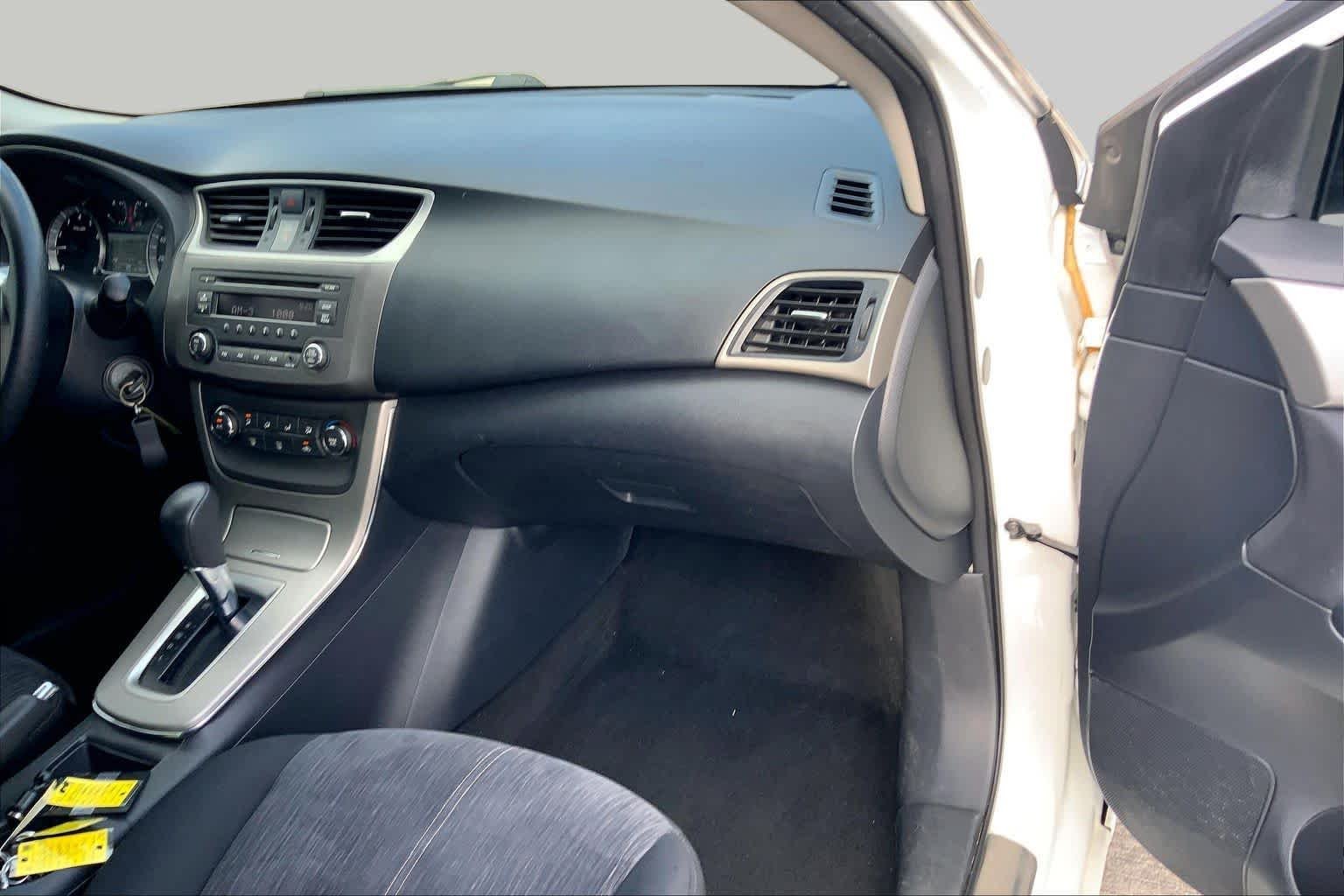 Used 2014 Aspen White Nissan SV image 18