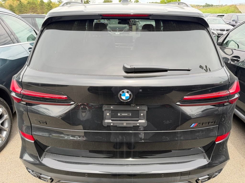 New 2026 Black Sapphire Metallic BMW M60i image 4
