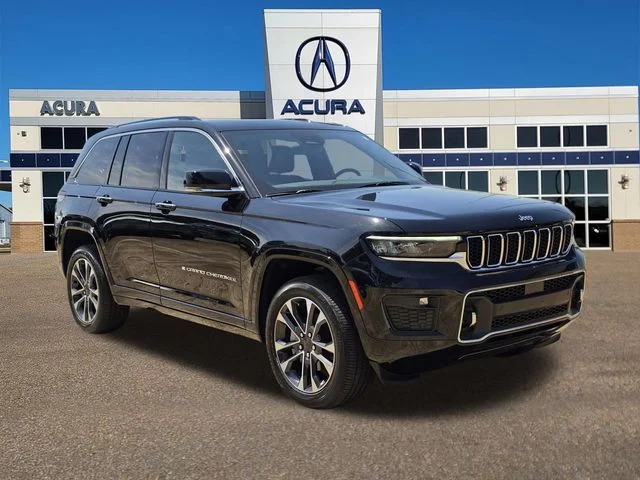 2023 Jeep Grand Cherokee Overland's photo