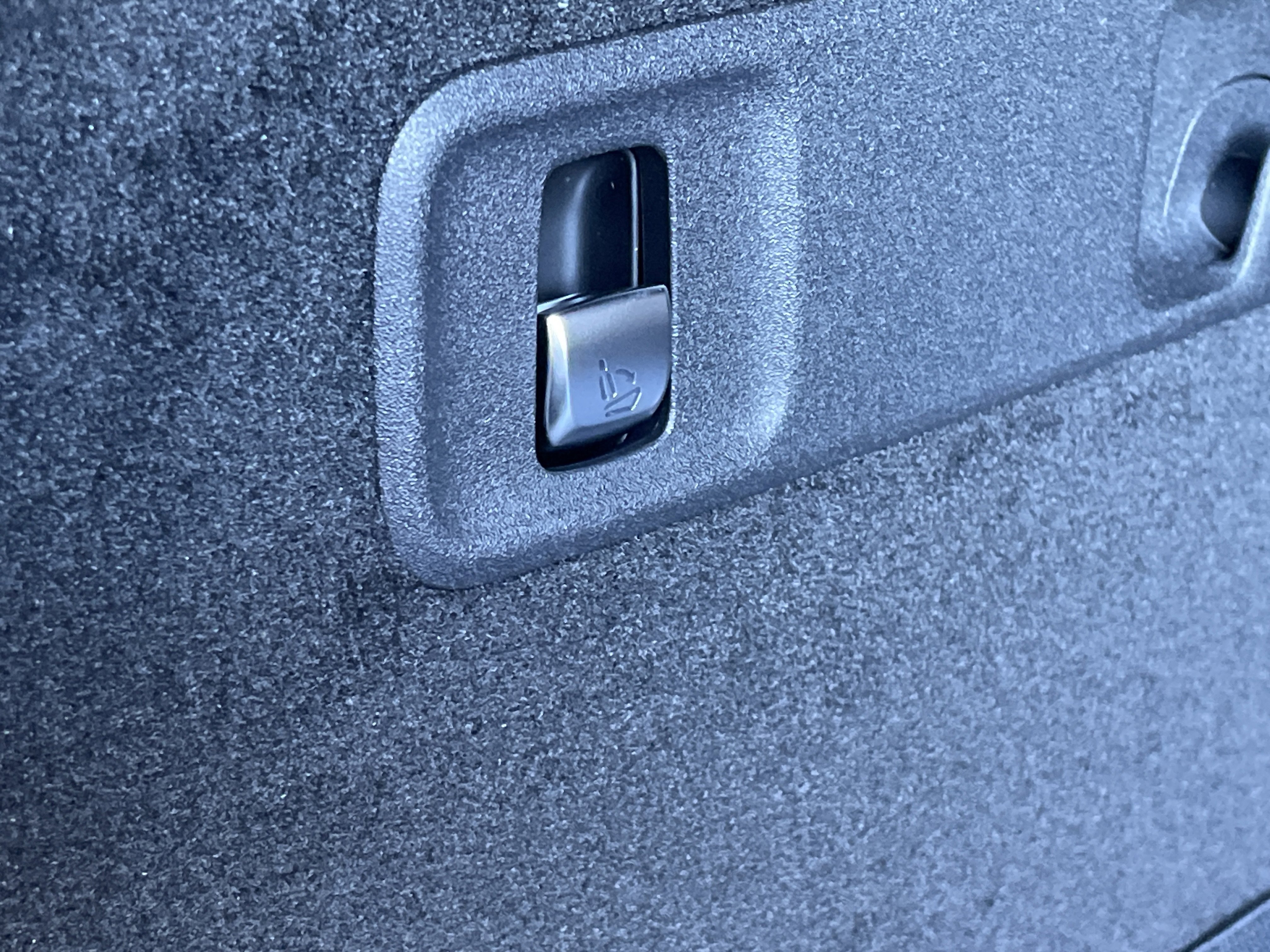 New 2026 MANUFAKTUR Graphite Grey Magno Mercedes-Benz AMG® GT 53 4-Door Coupe image 10