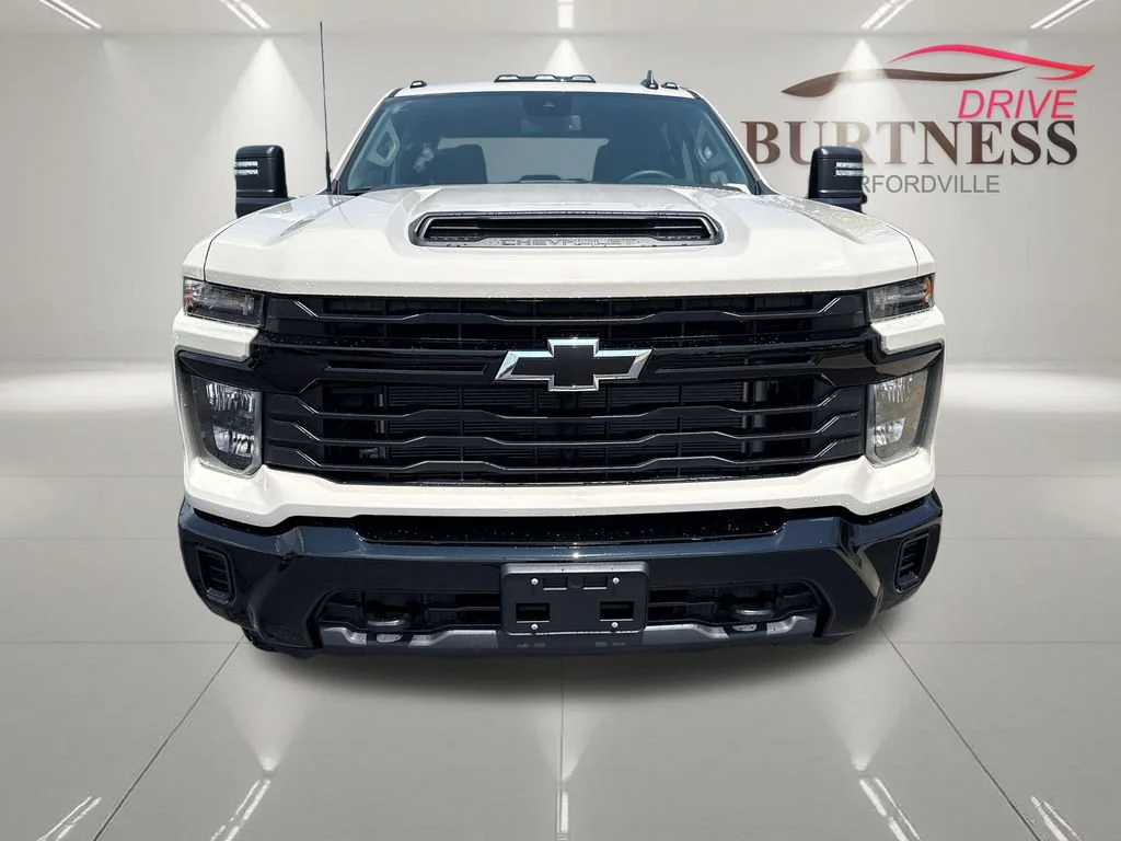 2026 Chevrolet Silverado 2500 HD Custom - Photo 2