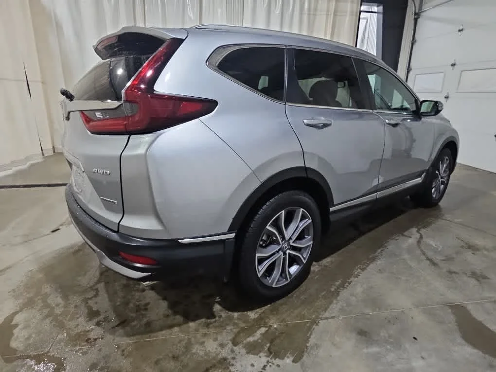 Used 2022 Lunar Silver Metallic Honda Touring image 6