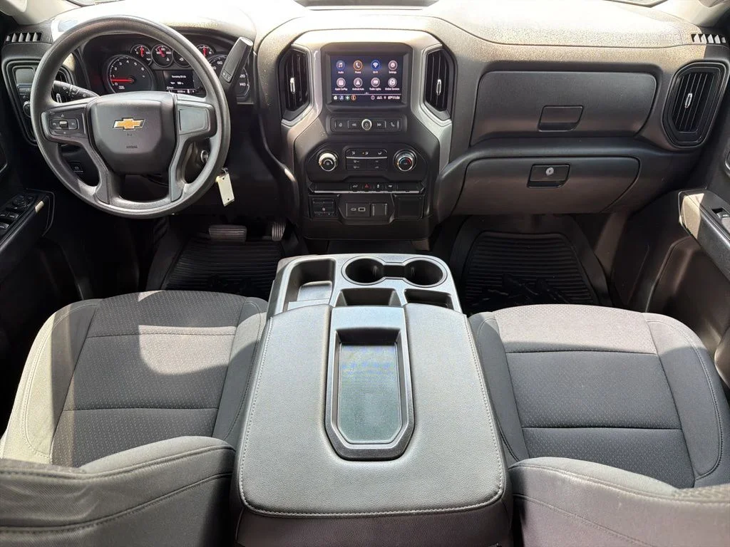 Used 2021 White Chevrolet Custom image 24