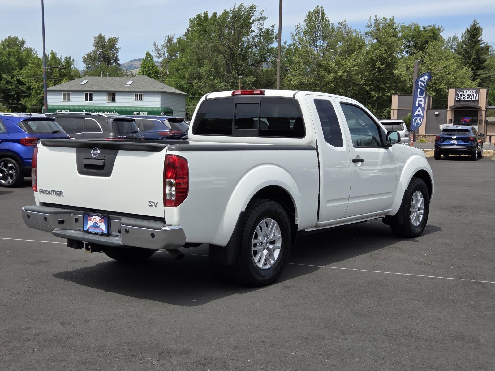 Used 2020 Glacier White Nissan SV image 5