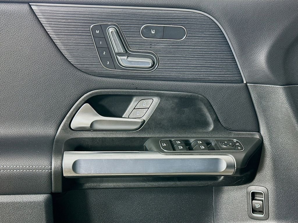 Used 2026 Gray Mercedes-Benz GLB 250 image 16