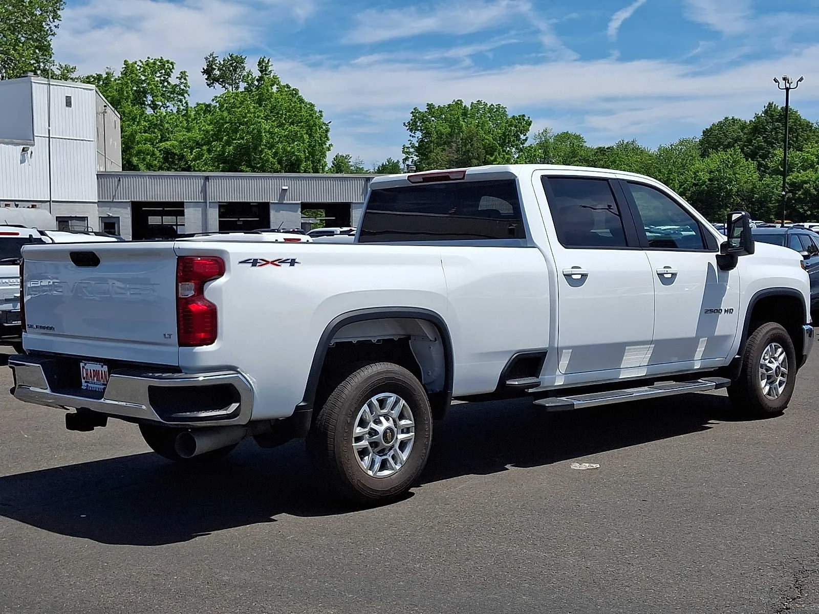 Used 2025 Summit White Chevrolet LT image 6