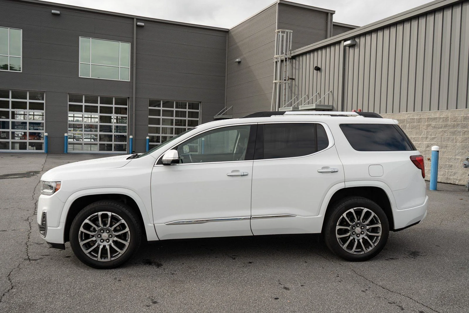 Used 2023 White GMC Denali image 5