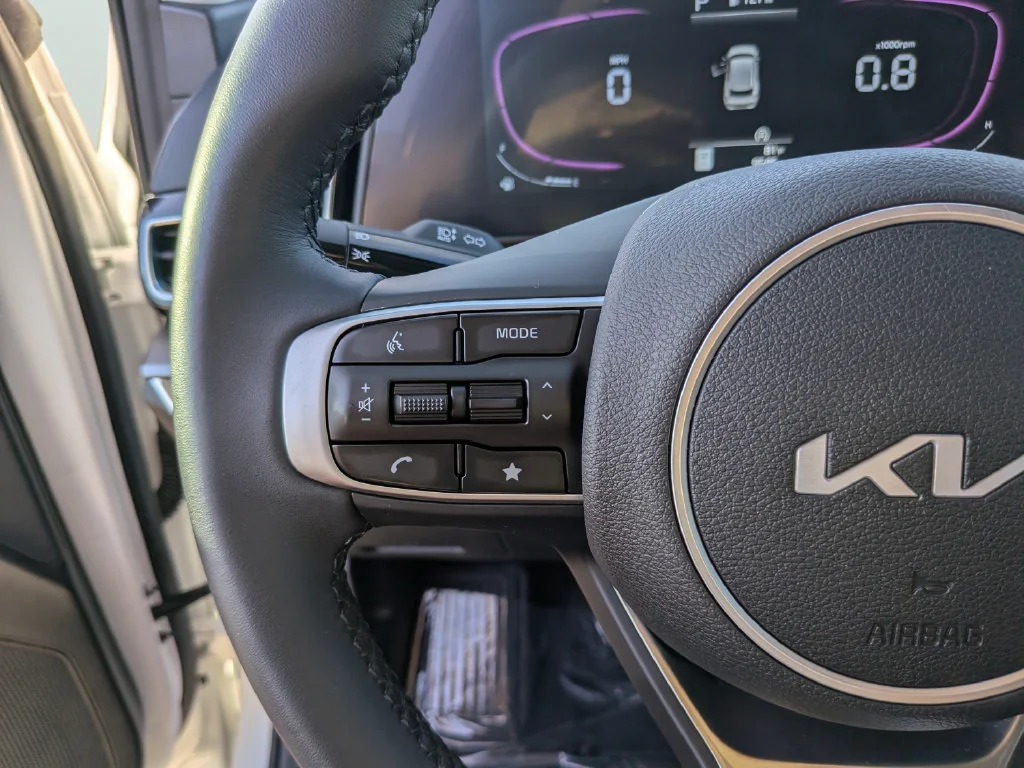 Used 2025 White Kia EX image 28