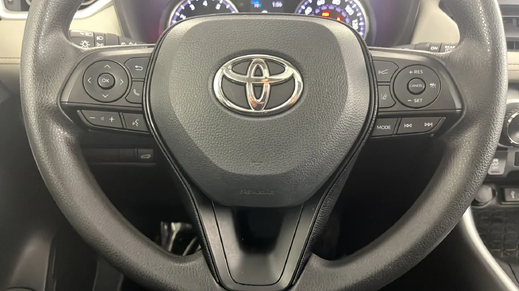 Used 2020 Green Toyota XLE image 25
