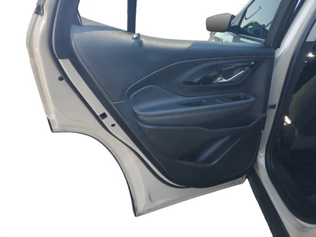 Used 2022 DESERT SAND METALLIC GMC AT4 image 32