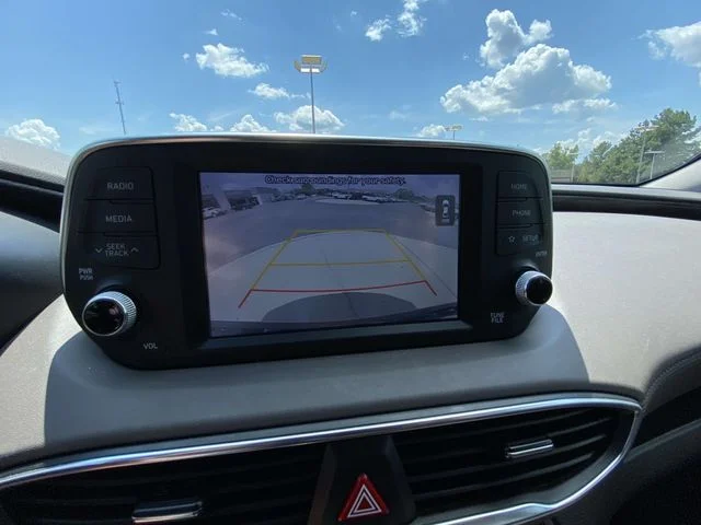 Used 2019 Black Hyundai SE image 17