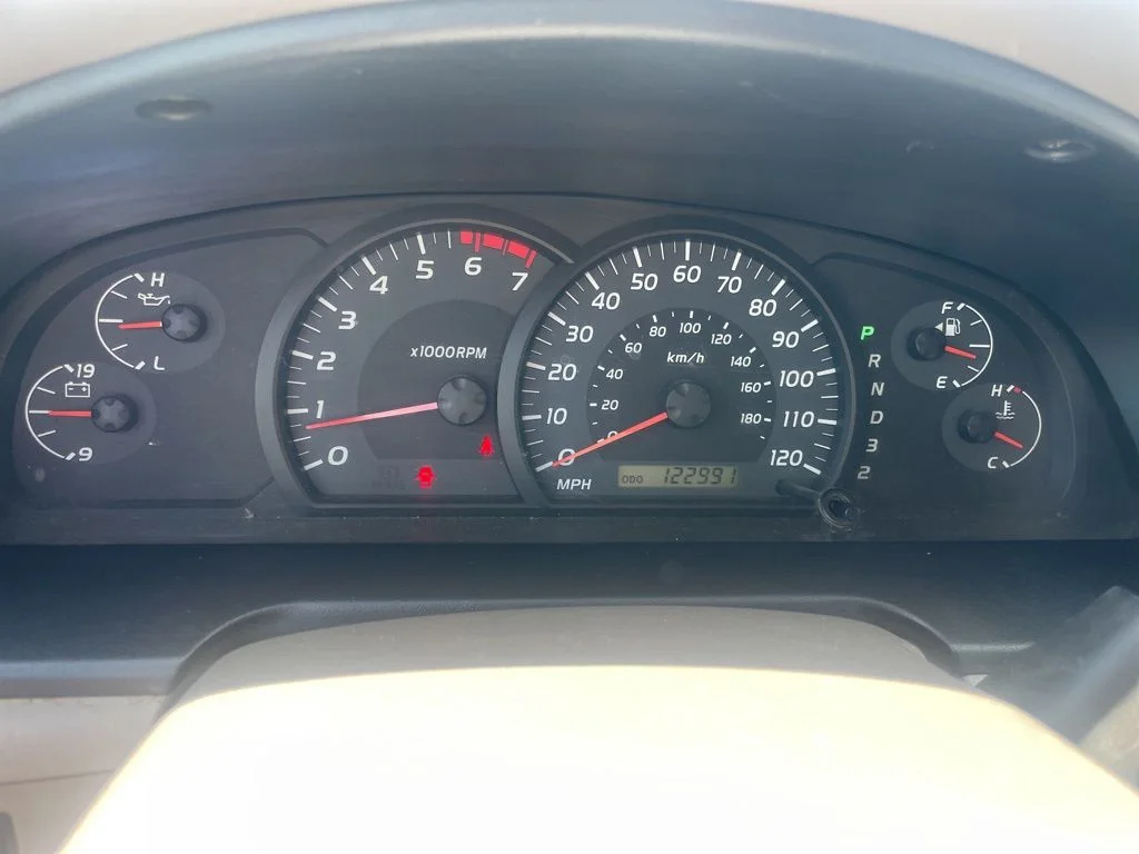 Used 2006 Natural White Toyota SR5 image 10