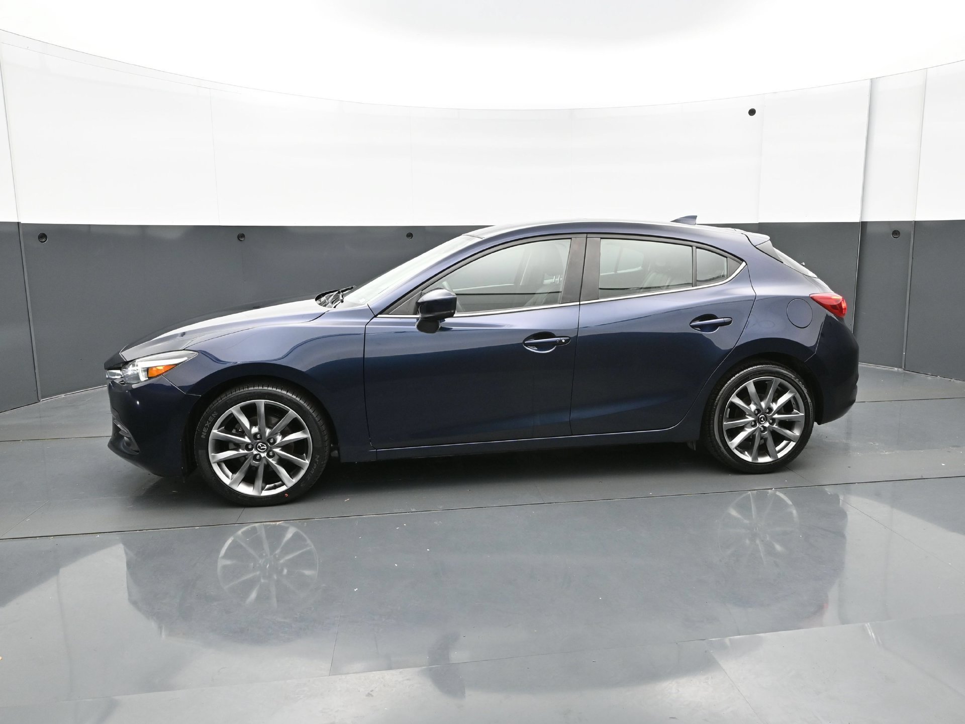 Used 2018 Deep Crystal Blue Mica Mazda Grand Touring image 4