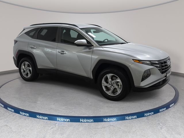 Used 2023 Silver Hyundai SEL image 4