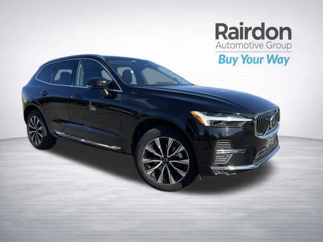 Used 2023 Onyx Black Metallic Volvo Plus Bright Theme image 1