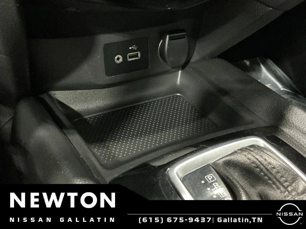 Used 2018 Pearl White Nissan SV image 24