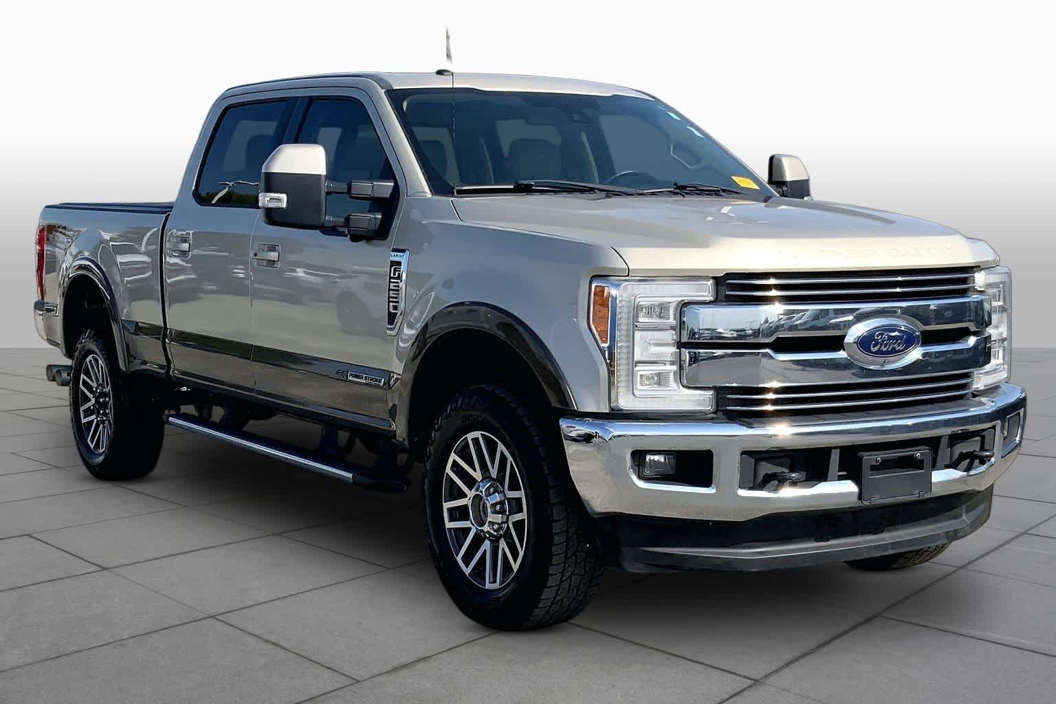 Used 2017 White Gold Ford Lariat image 2