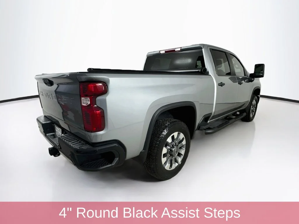 Used 2025 Gray Chevrolet Custom image 7