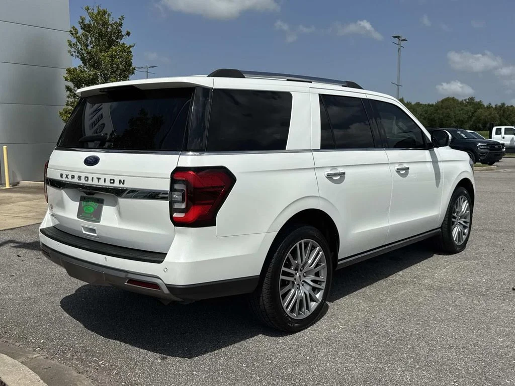 Certified Used 2022 Star White Ford Limited image 7