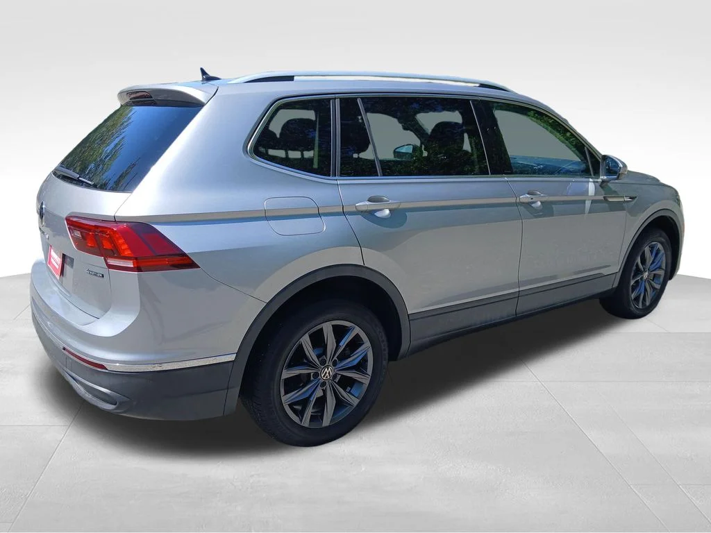 Used 2022 Silver Volkswagen 2.0T SE image 11