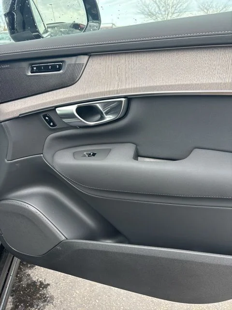 2026 Volvo XC90 Ultra - Photo 32