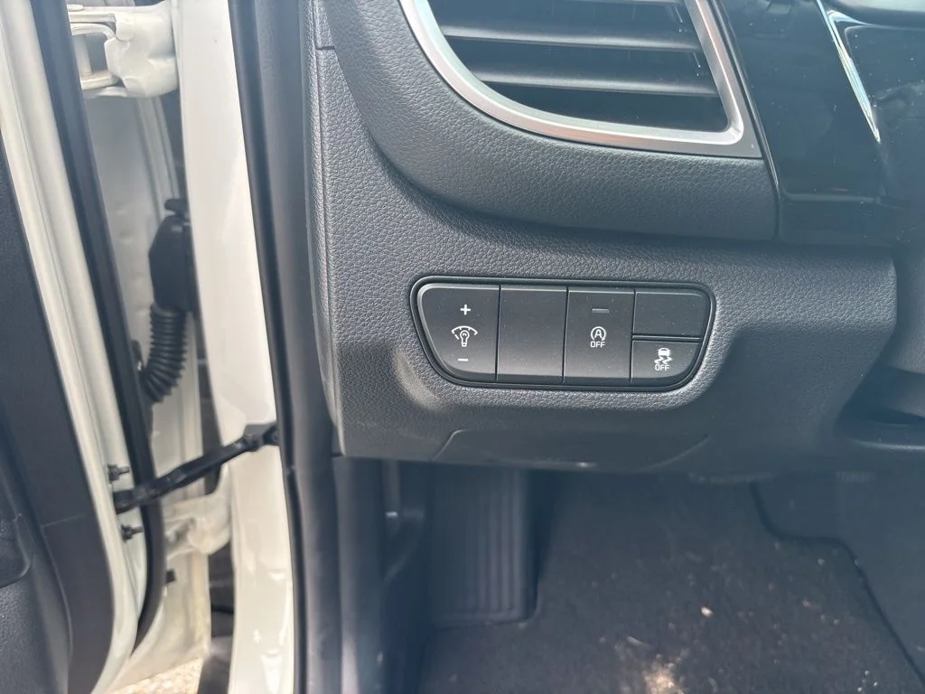 Used 2024 White Kia SX image 19