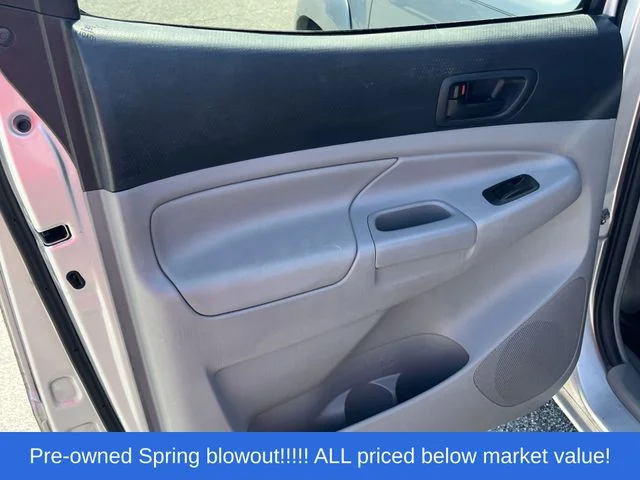 Used 2013 Silver Toyota SR5 image 24