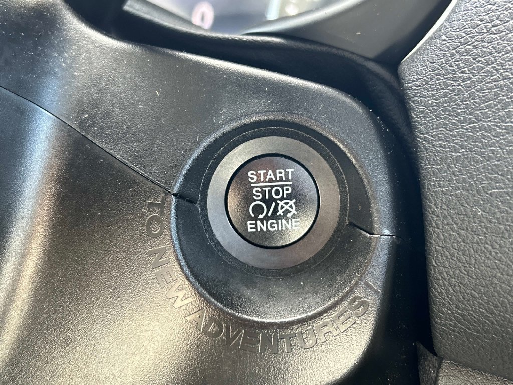 Used 2022 Black Jeep Latitude image 24