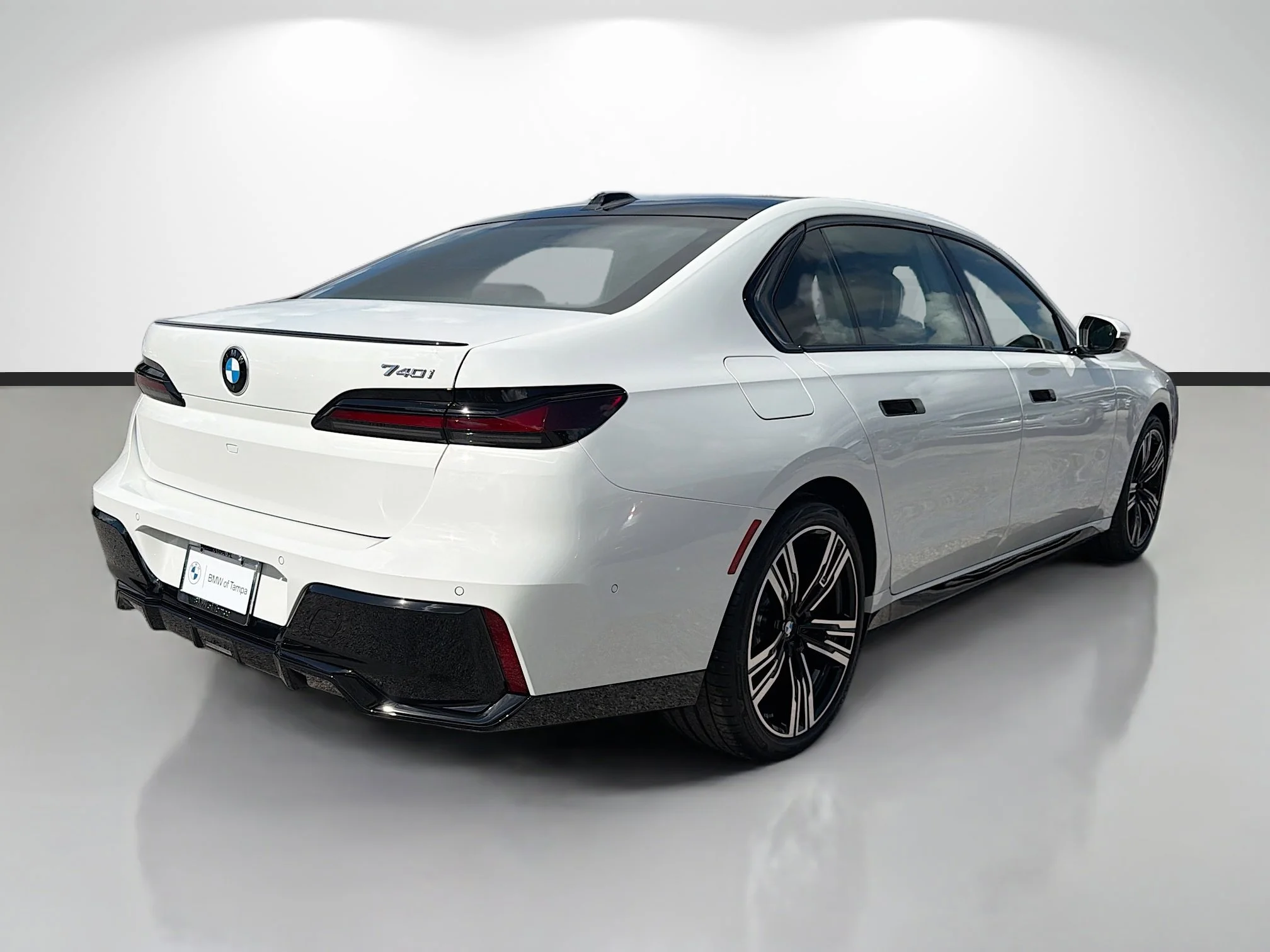 New 2026 Alpine White BMW 740i image 3