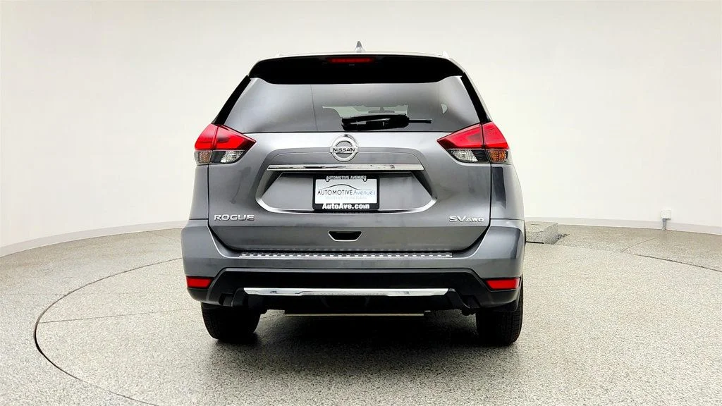 Used 2017 Gun Metallic Nissan 2017.5 AWD SV w/ SV Premium Package & Navigation image 6