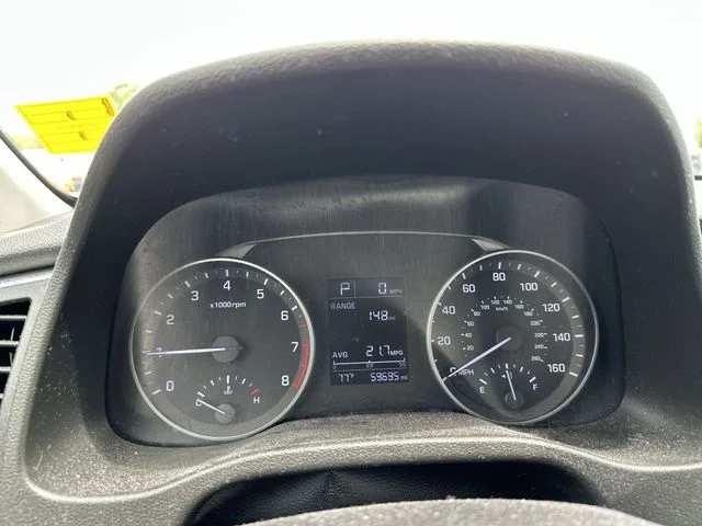 Used 2018 Silver Hyundai SE image 12