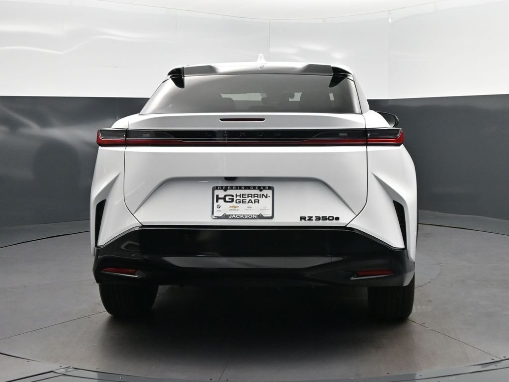 New 2026 Oxygen White Lexus  350e PREMIUM image 6