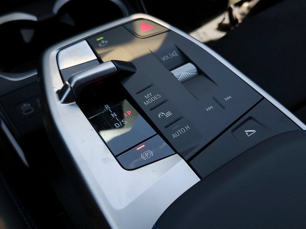 New 2026 Black Sapphire Metallic BMW xDrive28i image 10
