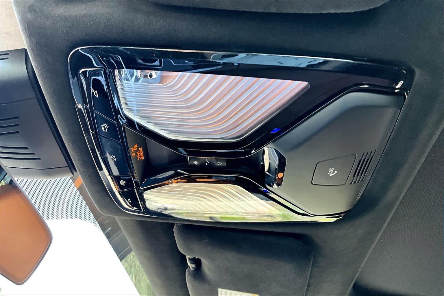 Used 2021 Black Sapphire Metallic BMW M50i image 32