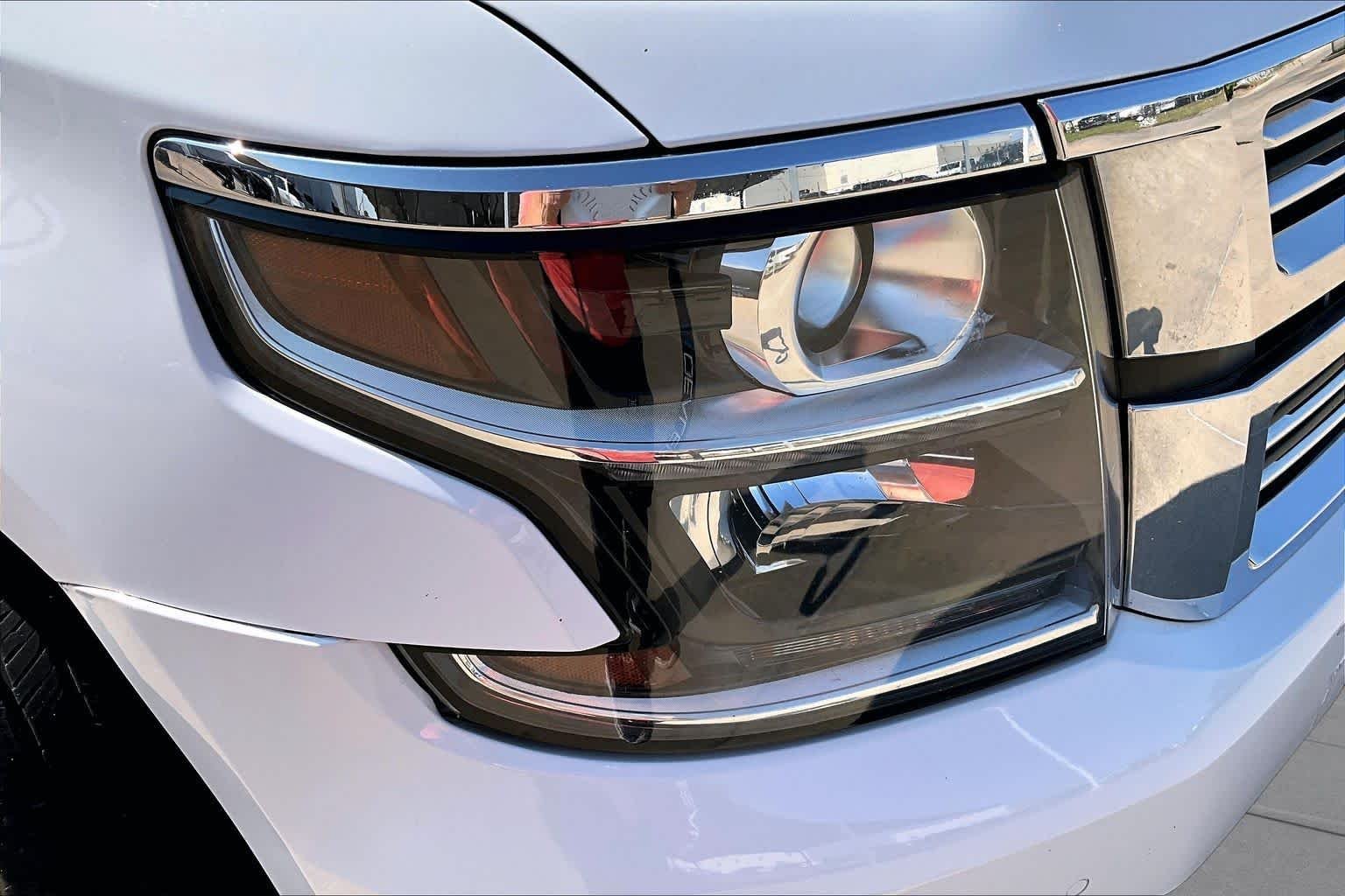 Used 2020 Summit White Chevrolet Premier image 27