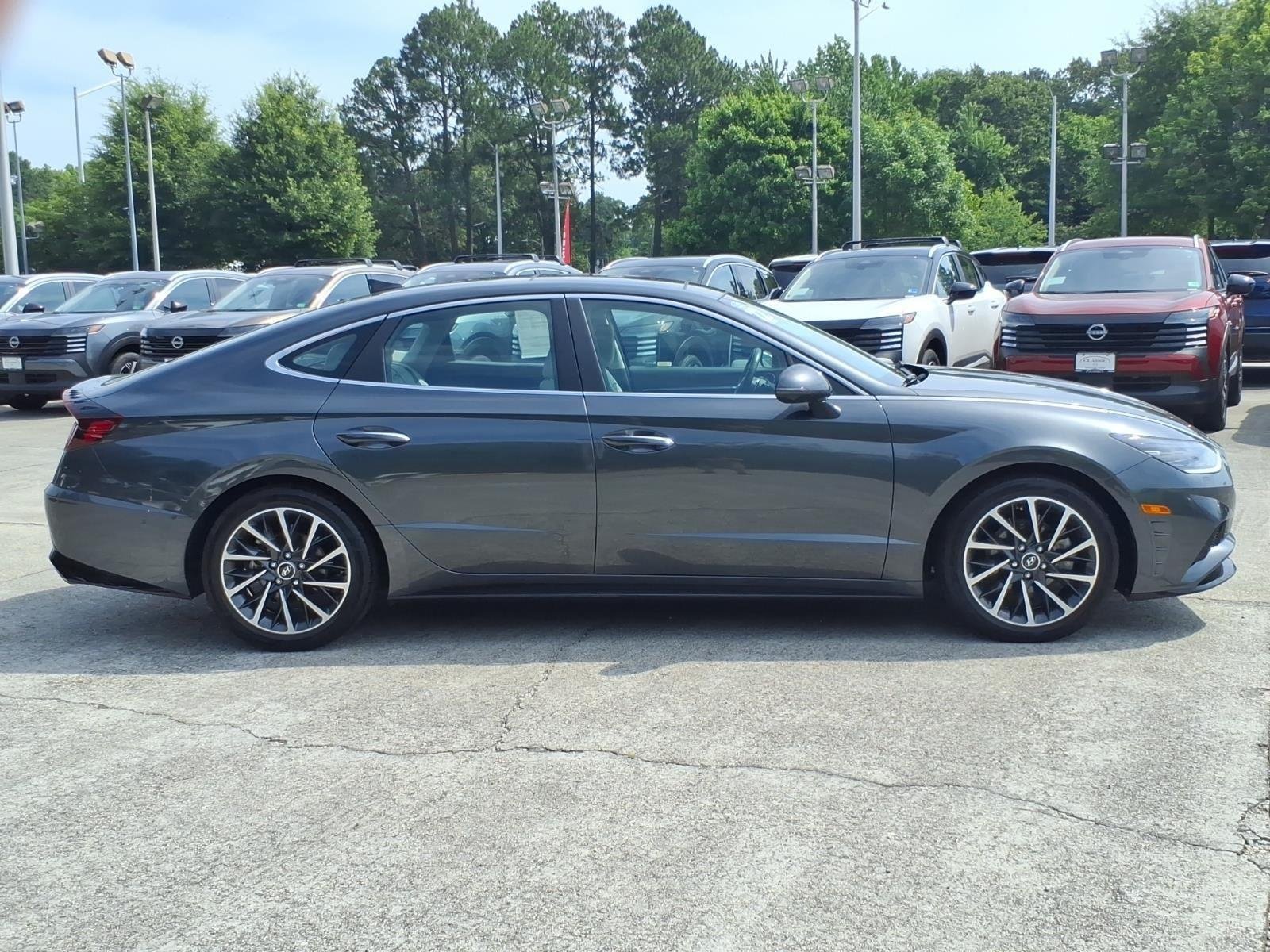 Used 2022 Portofino Gray Hyundai Limited image 6