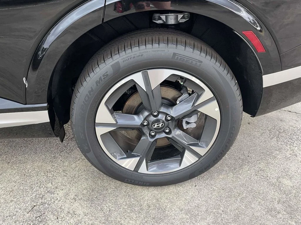 New 2026 Black Hyundai Limited image 28