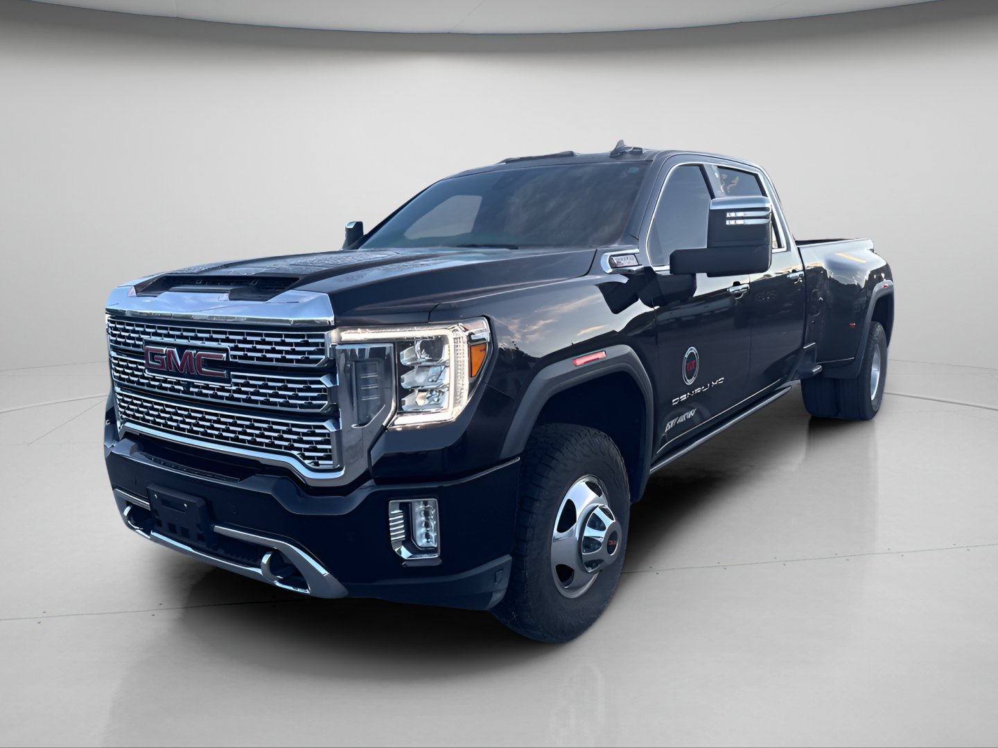 Certified Used 2023 Onyx Black GMC Denali image 18