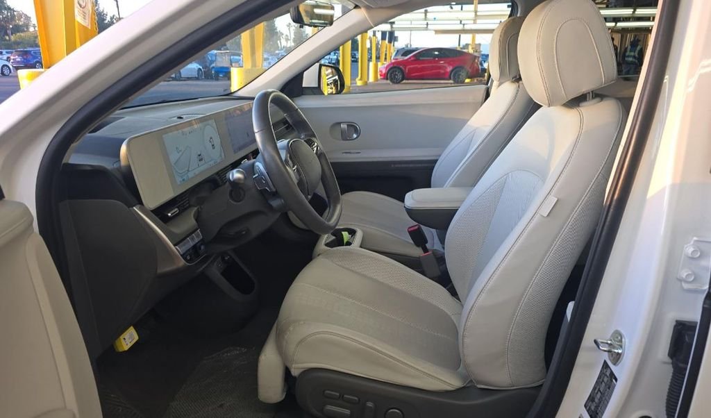 Used 2024 White Hyundai Limited image 7