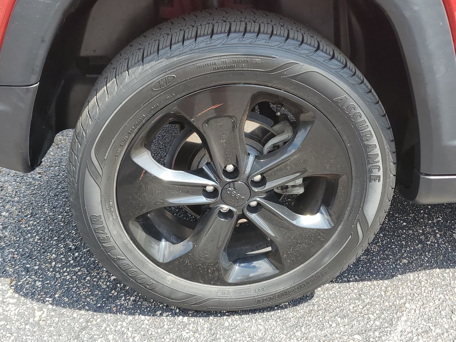 Certified Used 2018 Red Jeep Latitude image 23