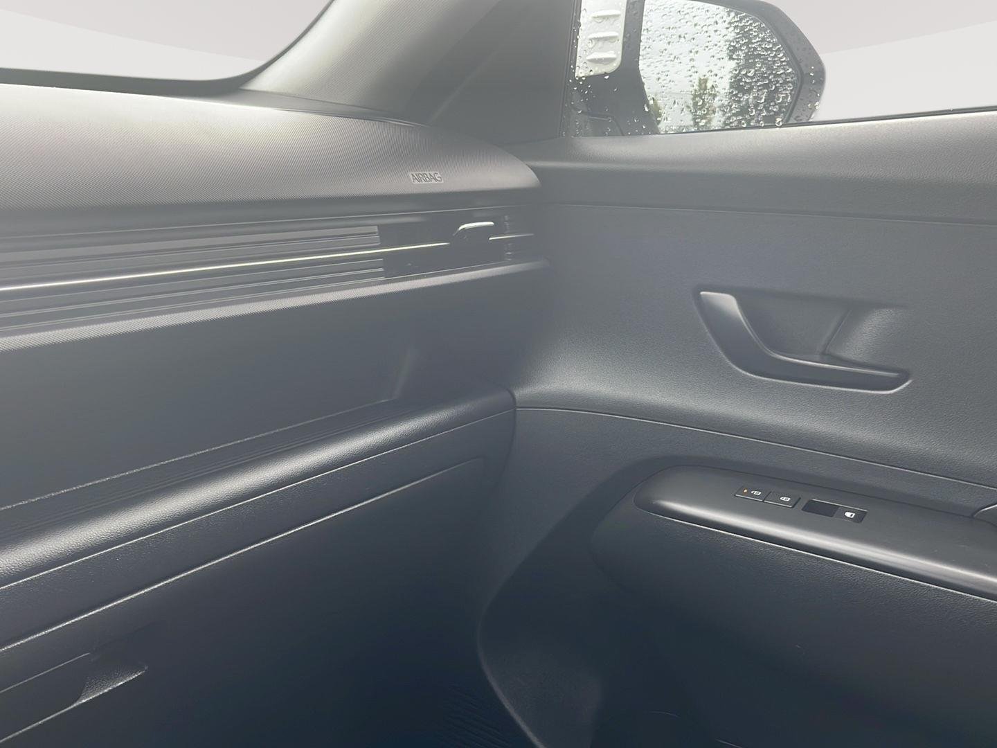2025 Hyundai Kona SEL - Photo 31